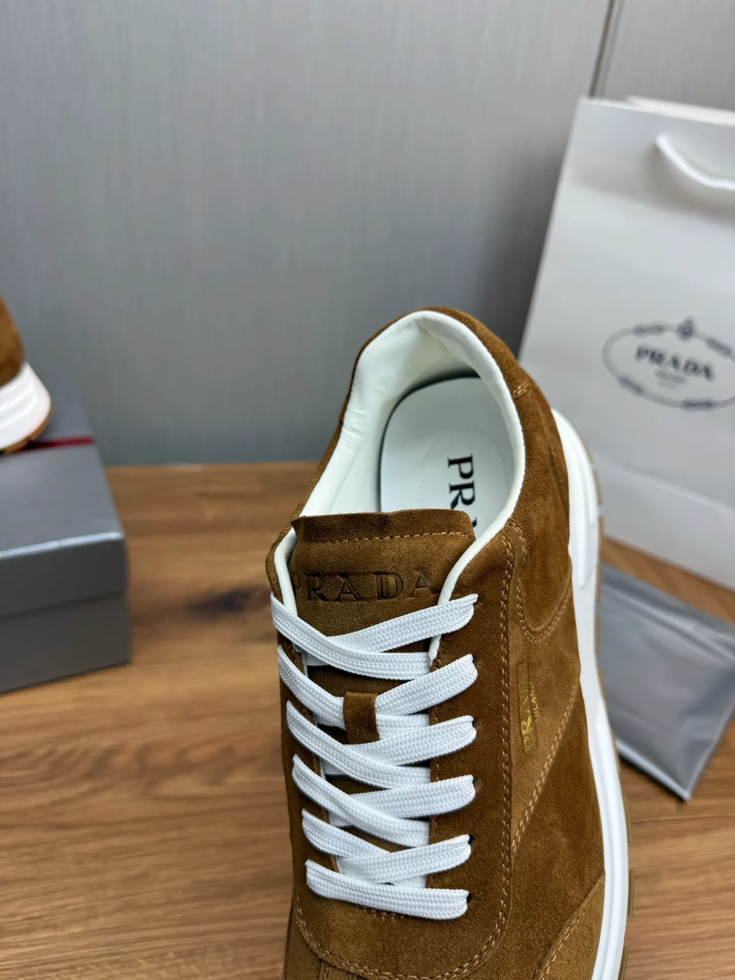 Men's shoes 💰580💰 [PRADA] Hot-selling men's shoes shipped 👏Official website synchronized ⬆️ Original cowhide fabric + cowhide lining, cowhide feet 🐮 1:1 shipment ✔️Original original sole, 38-45 (45. Customized, non-refundable)